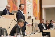 Auf der Regierungsbank: Bundeskanzler Sebastian Kurz (V) bei seiner Regierungserklärung