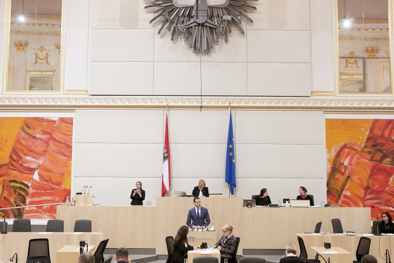 Am Rednerpult Nationalratsabgeordnete Felix Eypeltauer (N)