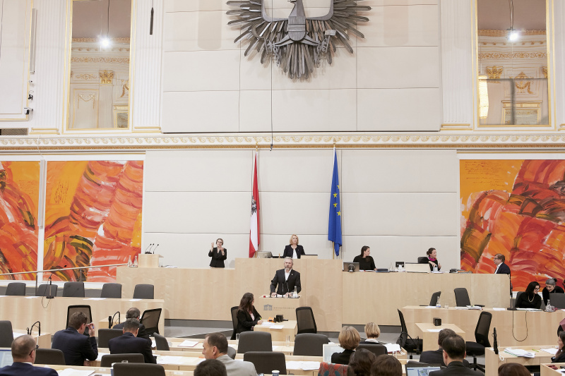 am Rednerpult Nationalratsabgeordneter Martin Litschauer (G)