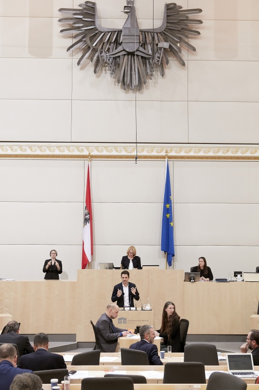 Am Rednerpult Nationalratsabgeordneter Jakob Schwarz (G)