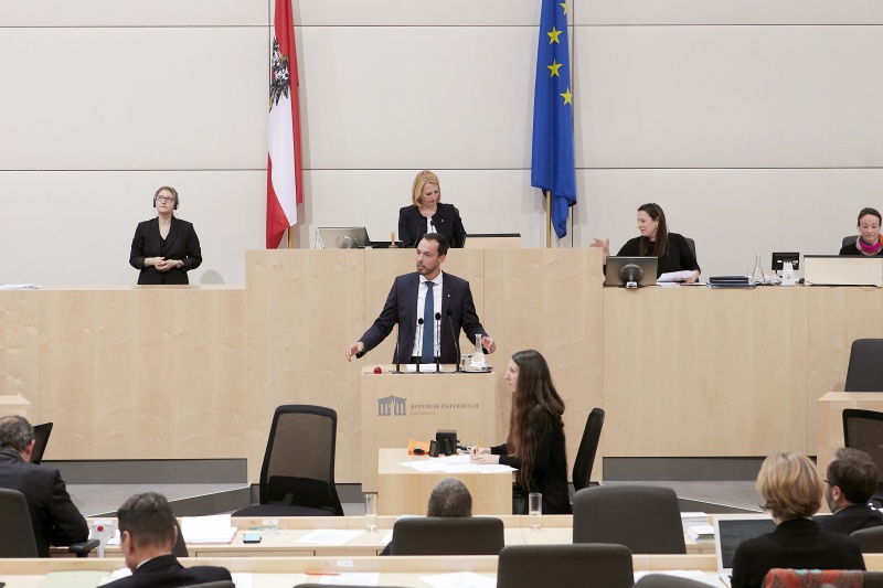 Am Rednerpult Nationalratsabgeordneter Klaus Lindinger (V)