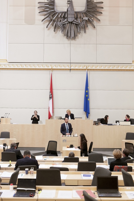 Am Rednerpult Nationalratsabgeordneter Klaus Lindinger (V)