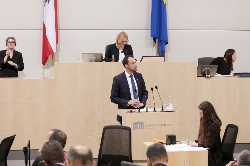 Am Rednerpult Nationalratsabgeordneter Klaus Lindinger (V)