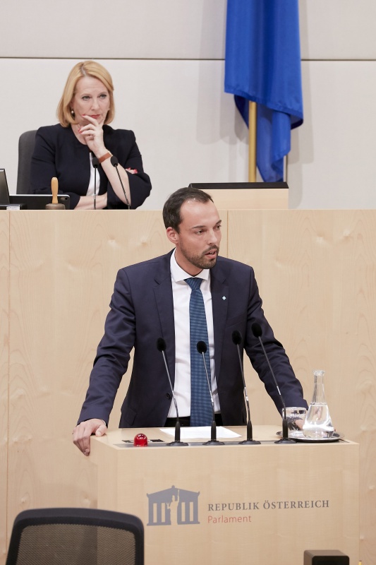 Am Rednerpult Nationalratsabgeordneter Klaus Lindinger (V)