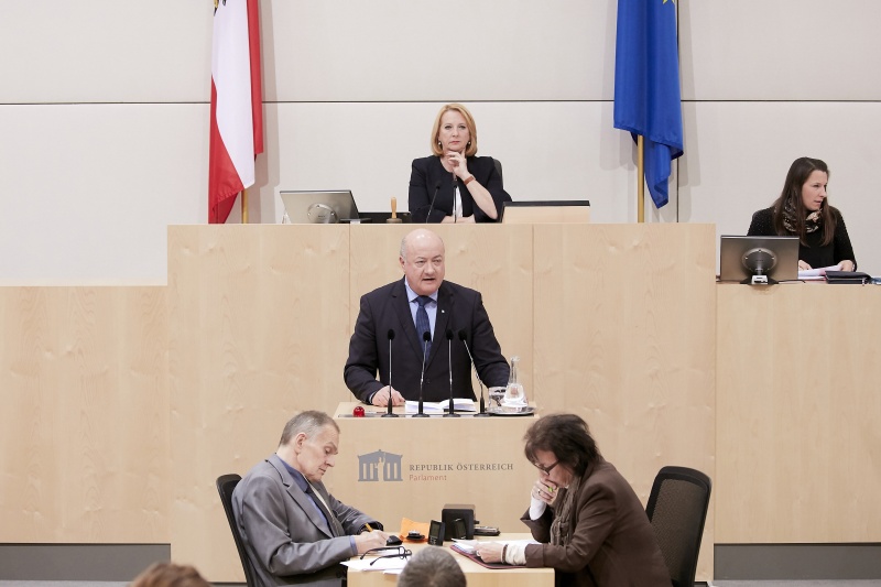 Am Rednerpult Nationalratsabgeordneter Christian Stocker (V)