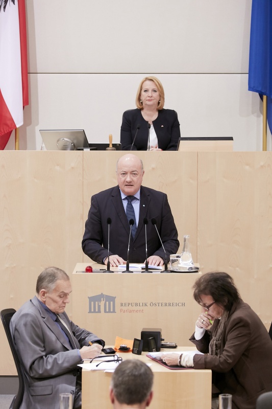 Am Rednerpult Nationalratsabgeordneter Christian Stocker (V)