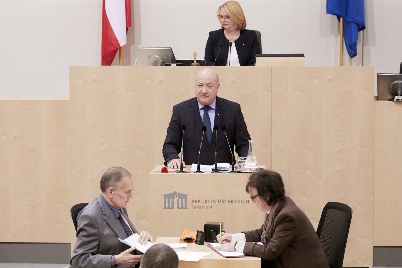 Am Rednerpult Nationalratsabgeordneter Christian Stocker (V)