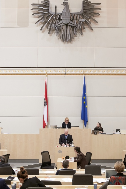 Am Rednerpult Nationalratsabgeordneter Christian Stocker (V)