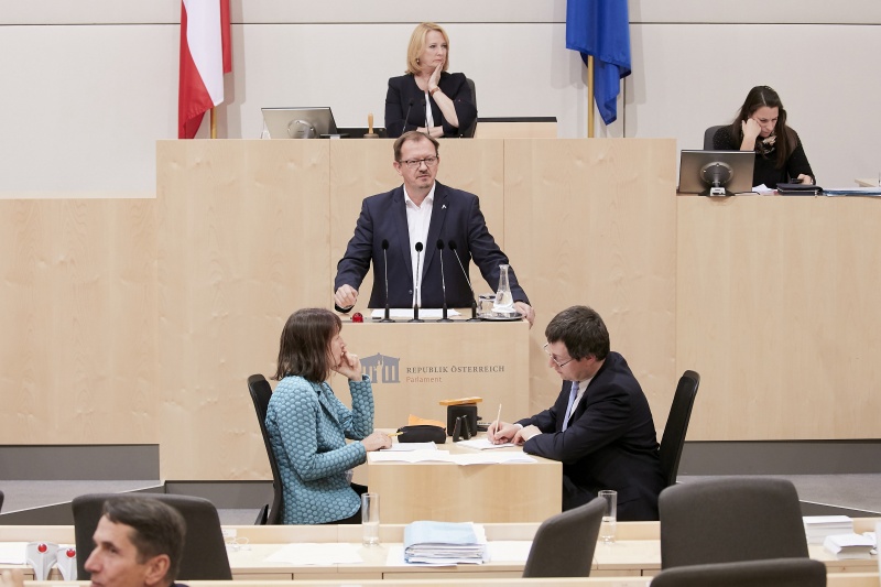 Am Rednerpult  Nationalratsabgeordneter Rudolf Silvan (S)