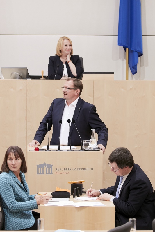 Am Rednerpult  Nationalratsabgeordneter Rudolf Silvan (S)