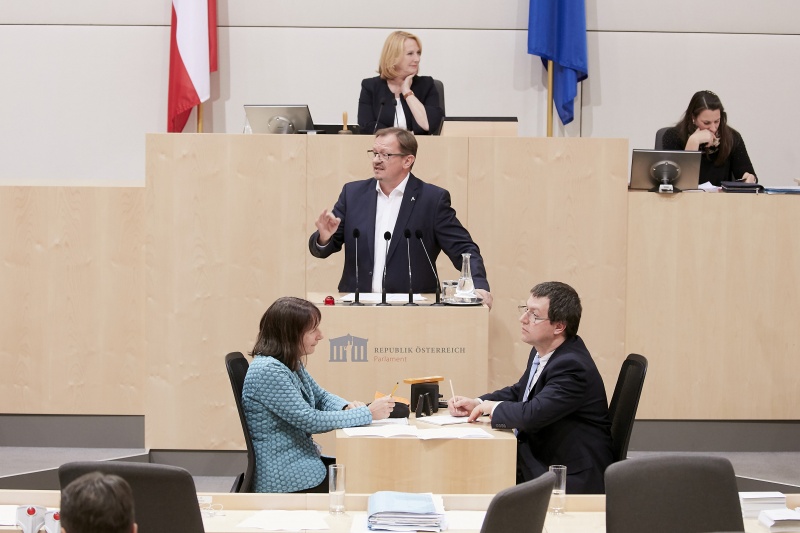 Am Rednerpult  Nationalratsabgeordneter Rudolf Silvan (S)