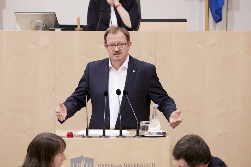 Am Rednerpult  Nationalratsabgeordneter Rudolf Silvan (S)