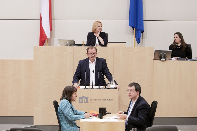 Am Rednerpult  Nationalratsabgeordneter Rudolf Silvan (S)