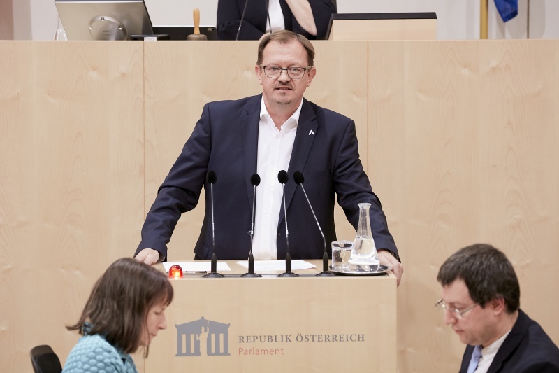 Am Rednerpult  Nationalratsabgeordneter Rudolf Silvan (S)