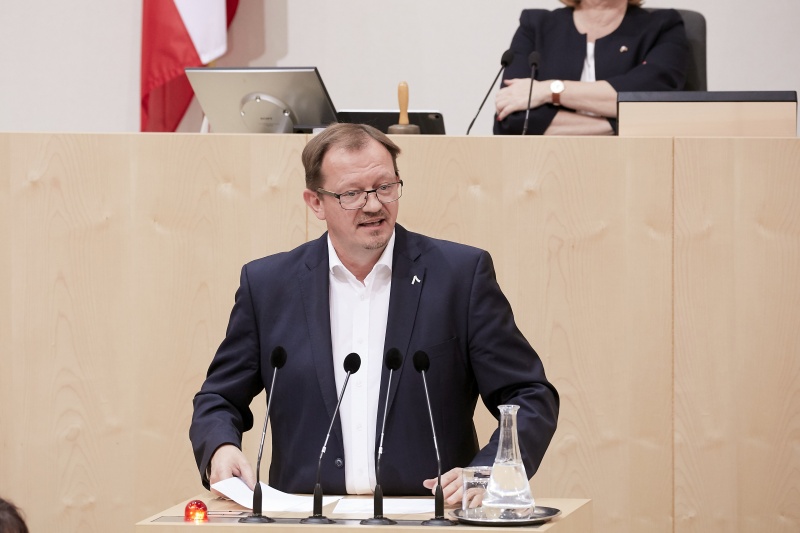 Am Rednerpult  Nationalratsabgeordneter Rudolf Silvan (S)