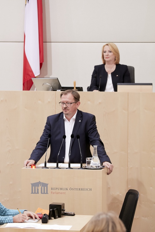 Am Rednerpult  Nationalratsabgeordneter Rudolf Silvan (S)