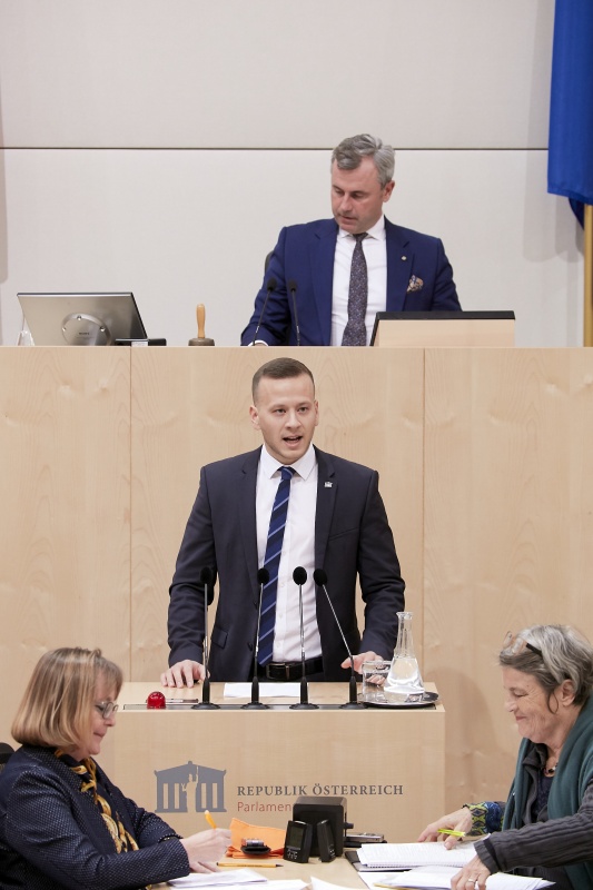 Am Rednerpult Nationalratsabgeordneter Maximilian Köllner (S)