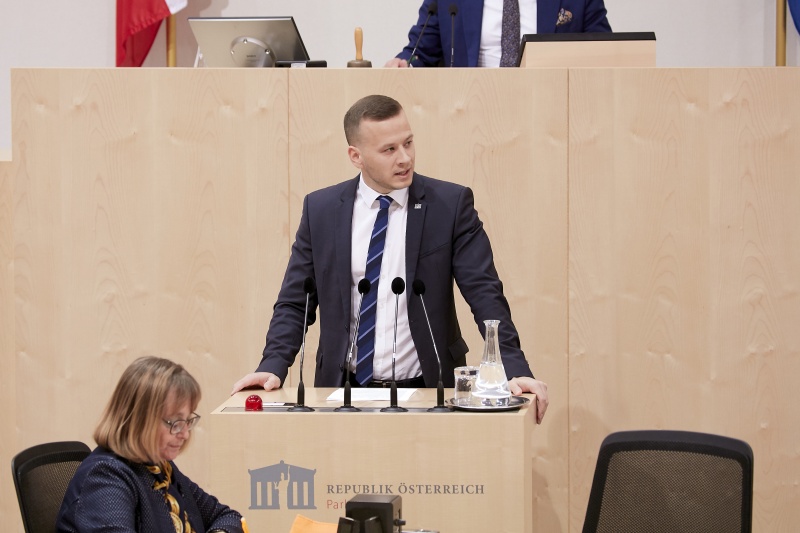 Am Rednerpult Nationalratsabgeordneter Maximilian Köllner (S)