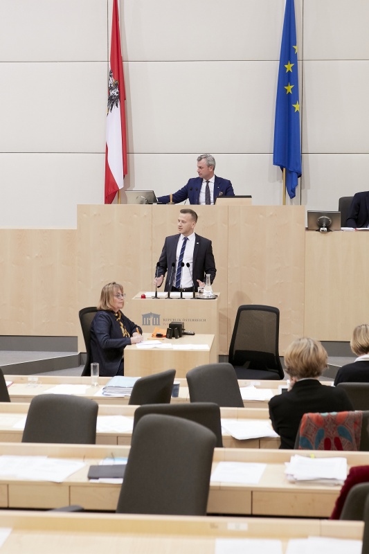 Am Rednerpult Nationalratsabgeordneter Maximilian Köllner (S)