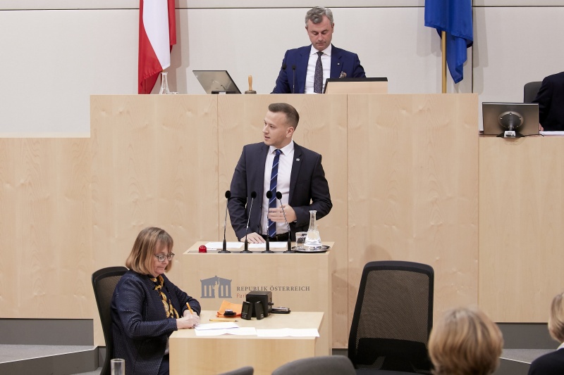 Am Rednerpult Nationalratsabgeordneter Maximilian Köllner (S)