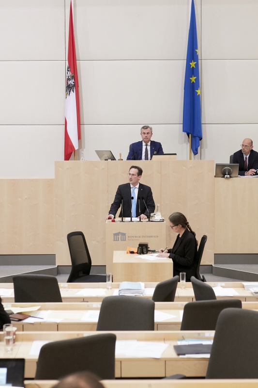 Am Rednerpult Nationalratsabgeordneter Andreas Minnich (V)