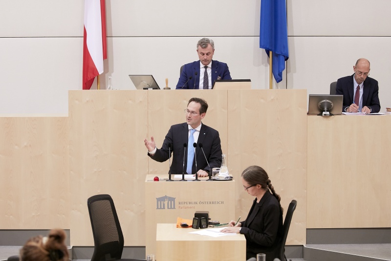 Am Rednerpult Nationalratsabgeordneter Andreas Minnich (V)