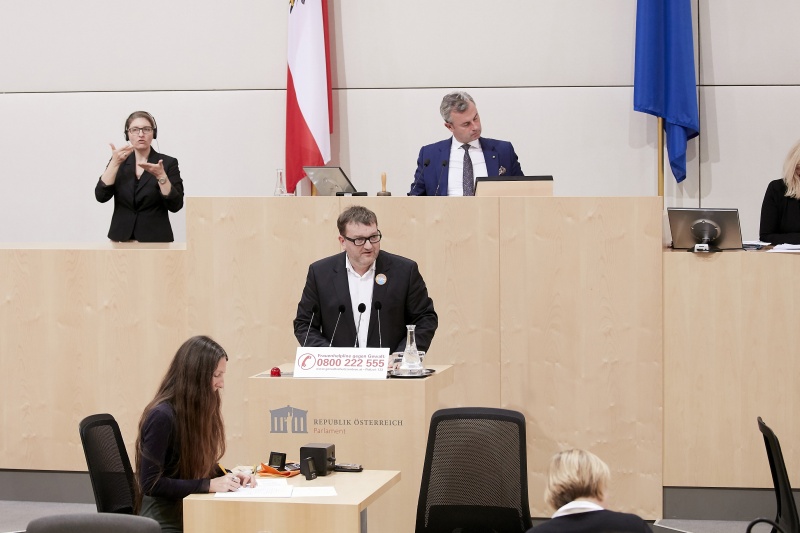 Am Rednerpult Nationalratsabgeordneter Markus Koza (G)