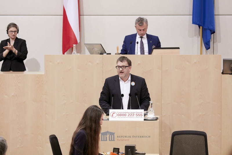 Am Rednerpult Nationalratsabgeordneter Markus Koza (G)