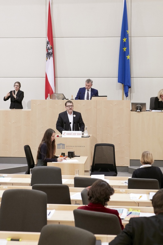 Am Rednerpult Nationalratsabgeordneter Markus Koza (G)