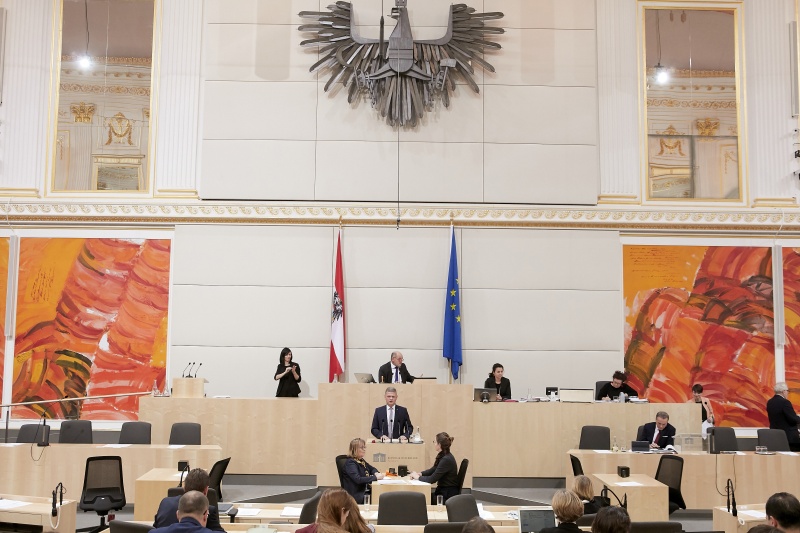 Am Rednerpult Nationalratsabgeordneter Andreas Hanger (V)