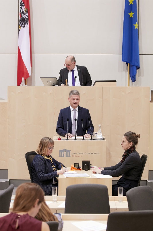 Am Rednerpult Nationalratsabgeordneter Andreas Hanger (V)