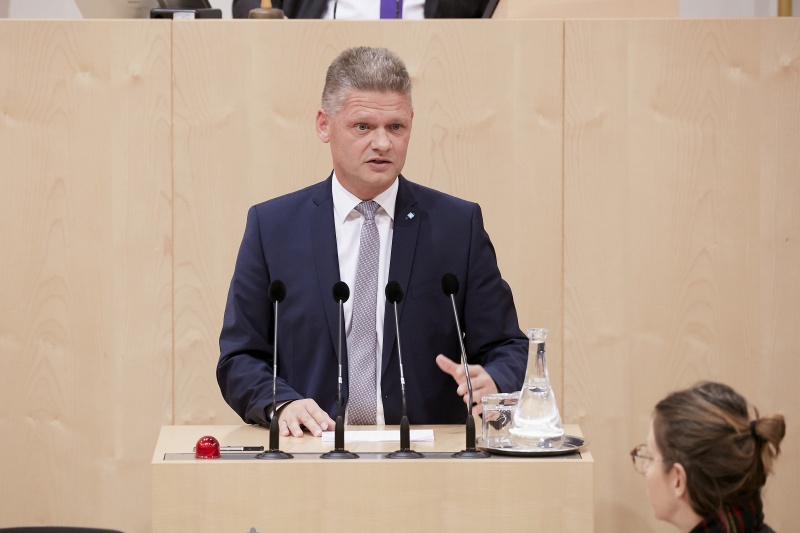 Am Rednerpult Nationalratsabgeordneter Andreas Hanger (V)