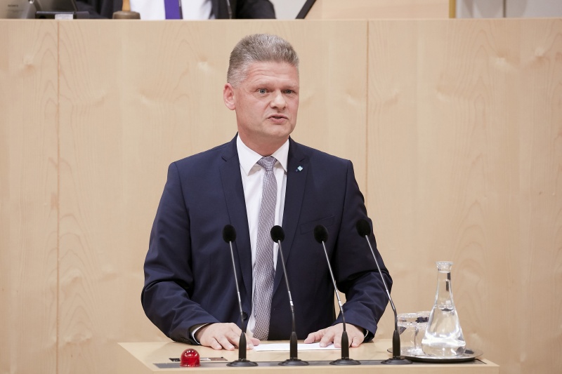 Am Rednerpult Nationalratsabgeordneter Andreas Hanger (V)