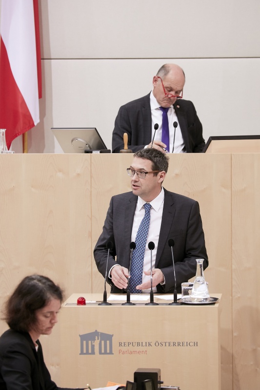 Am Rednerpult Nationalratsabgeordneter Markus Vogl (S)