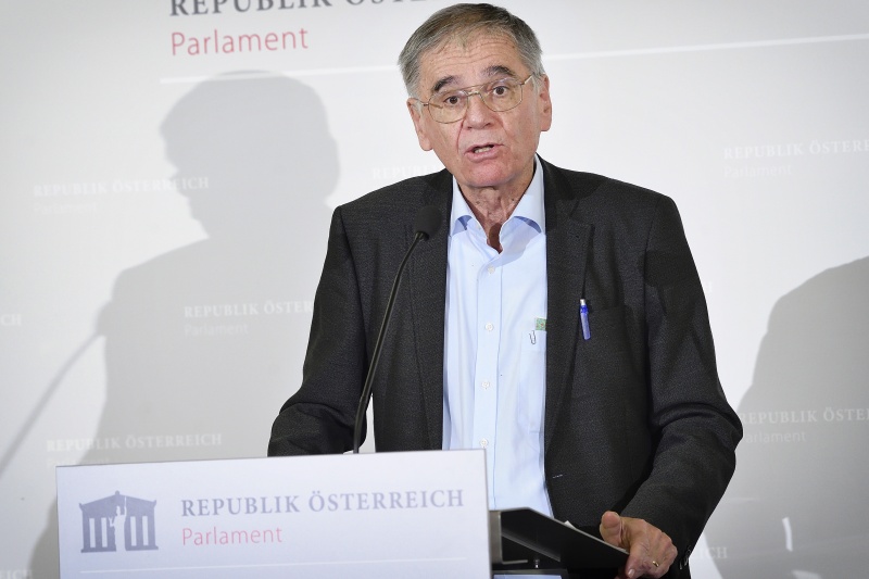 Preisträger Wolfgang Häusler am Rednerpult
