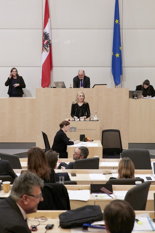 Am Rednerpult Nationalratsabgeordnete Pia Philippa Strache (A)