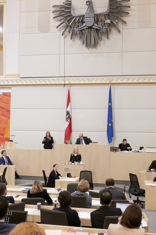 Am Rednerpult Nationalratsabgeordnete Pia Philippa Strache (A)