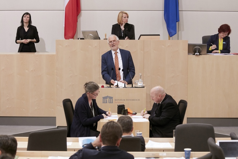 Am Rednerpult Nationalratsabgeordneter Josef Moser (V)