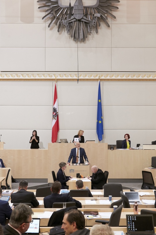 Am Rednerpult Nationalratsabgeordneter Josef Moser (V)