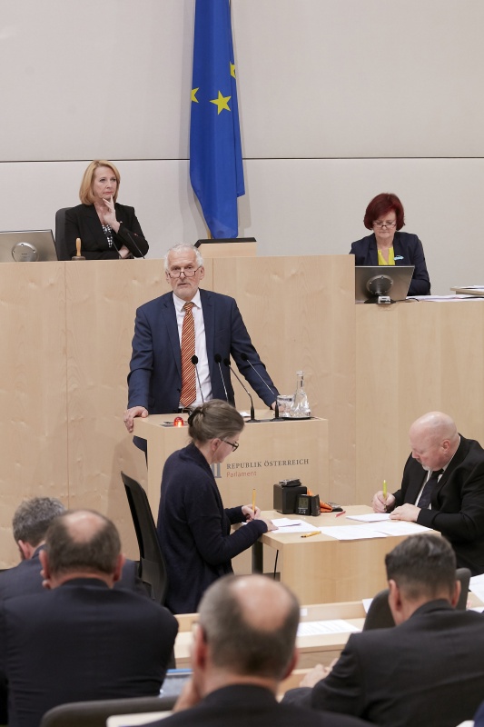 Am Rednerpult Nationalratsabgeordneter Josef Moser (V)