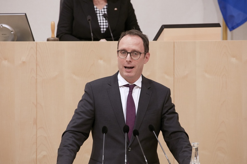 Am Rednerpult Nationalratsabgeordneter Andreas Ottenschläger (V)