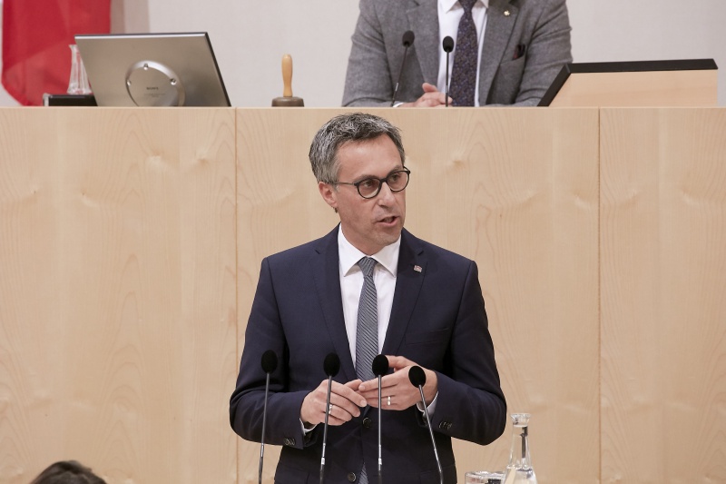 Am Rednerpult Nationalratsabgeordneter Georg Strasser (V)