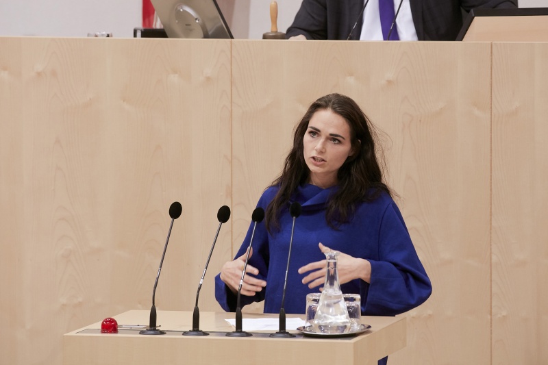 Am Rednerpult Nationalratsabgeordnete Barbara Neßler (G)