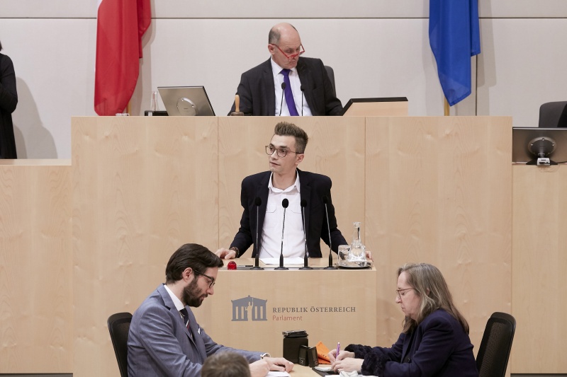 Am Rednerpult Nationalratsabgeordneter Süleyman Zorba (G)