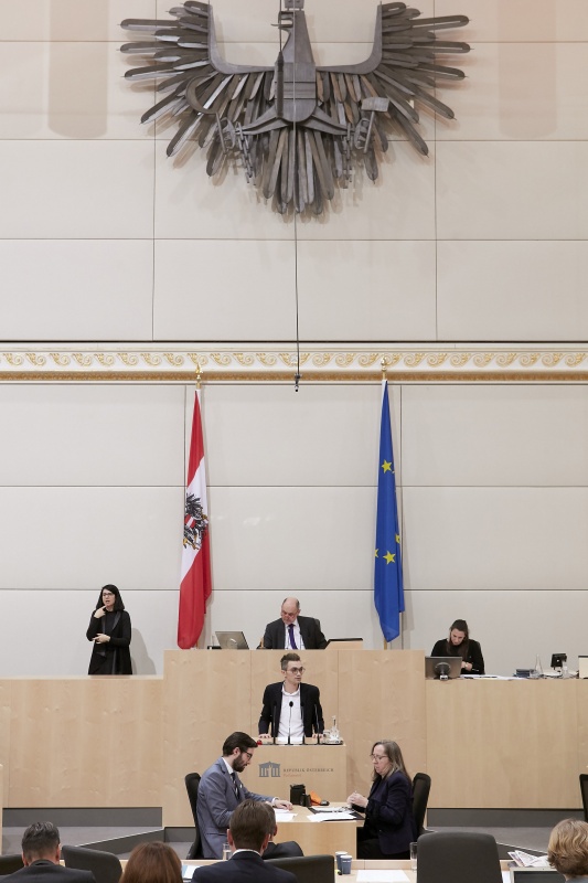 Am Rednerpult Nationalratsabgeordneter Süleyman Zorba (G)