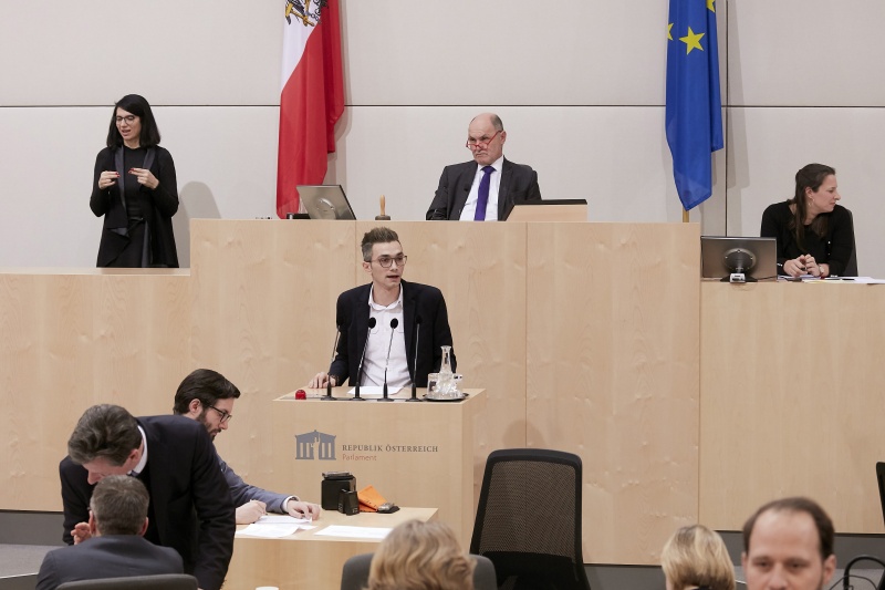 Am Rednerpult Nationalratsabgeordneter Süleyman Zorba (G)