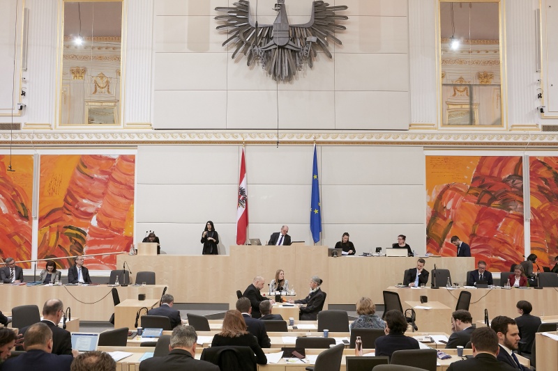 Am Rednerpult Nationalratsabgeordnete Kira Grünberg (V)