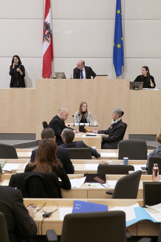 Am Rednerpult Nationalratsabgeordnete Kira Grünberg (V)