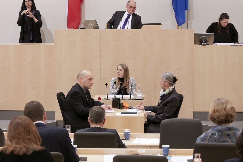 Am Rednerpult Nationalratsabgeordnete Kira Grünberg (V)