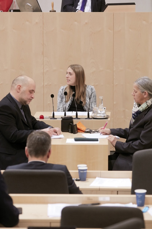 Am Rednerpult Nationalratsabgeordnete Kira Grünberg (V)